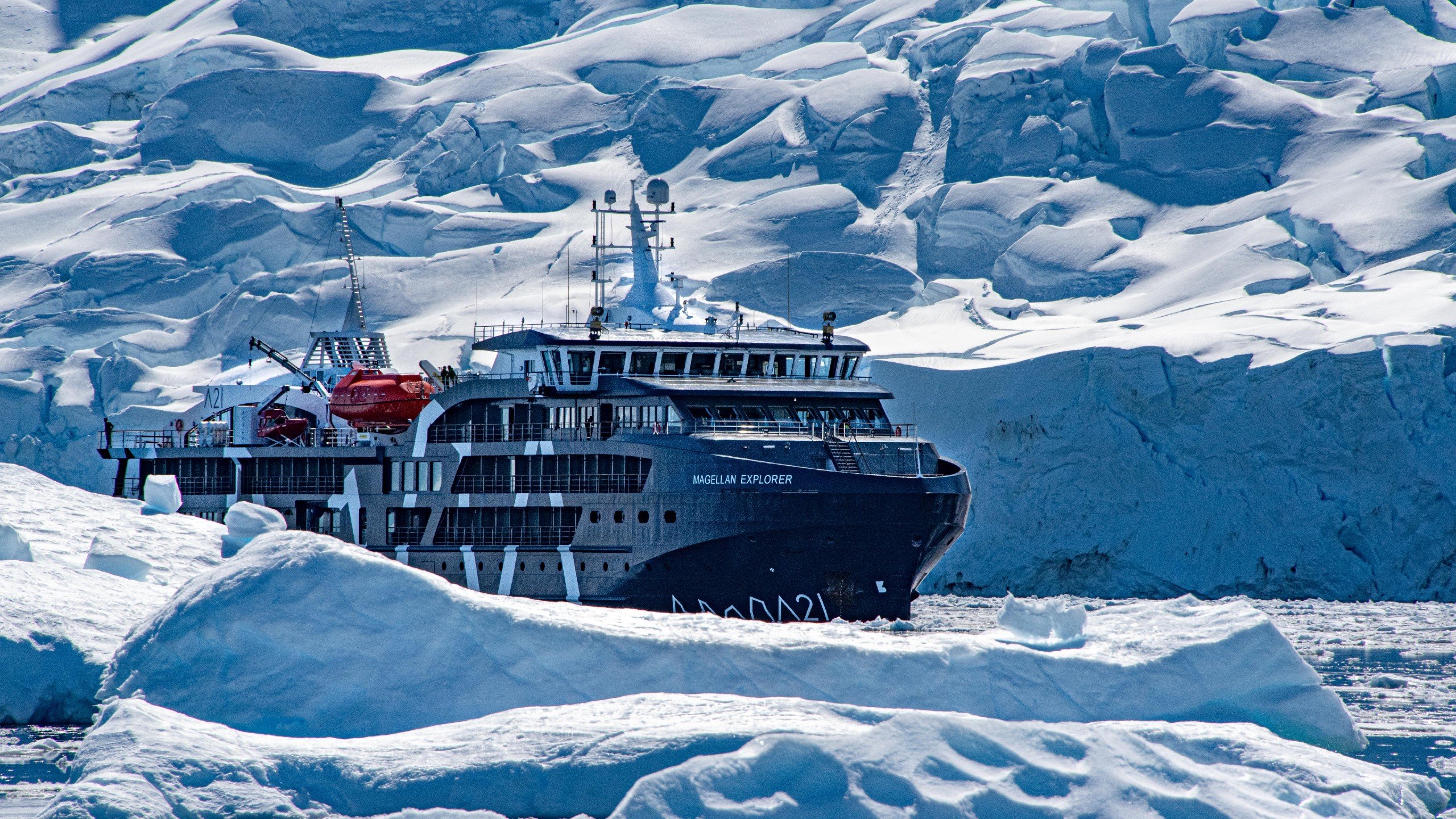 Cruise Antarctica