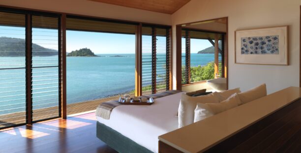 qualia bedroom whitsundays