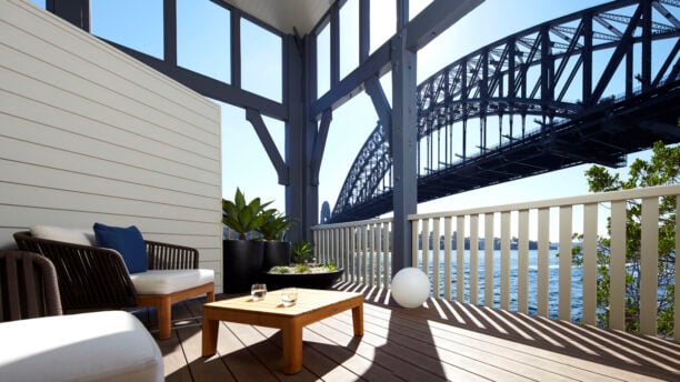 pier-one-sydney-balcony-bridge