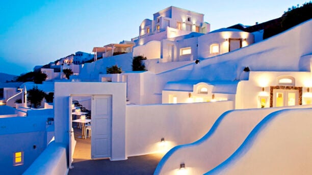 canaves_oia_hotel_exteriornight