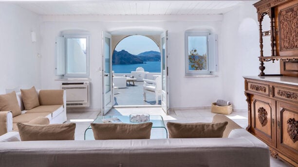 canaves_oia_hotel_lounge