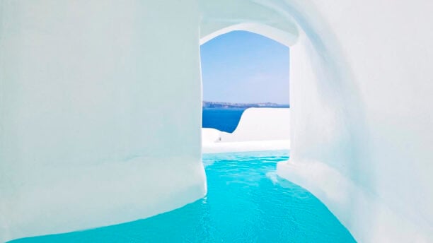 canaves_oia_hotel_pooltunnel