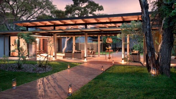 ivory-lodge-outdoor-lounge