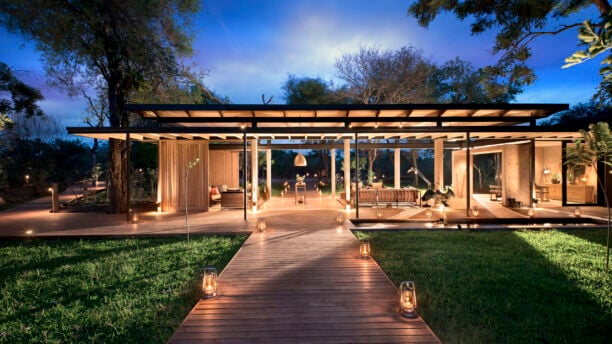 ivory-lodge-outdoor-lounge