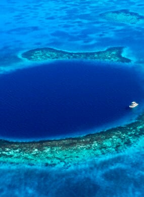 great-blue-hole-belize