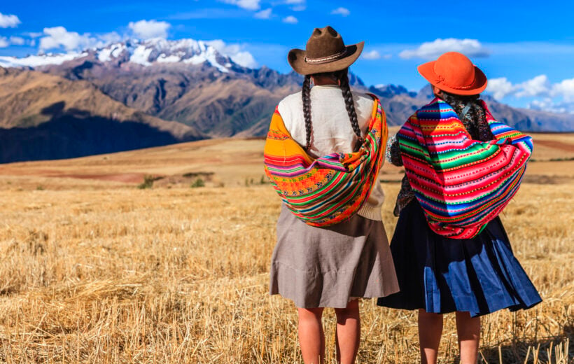 peruvian-women-national-dress-sacred-valley