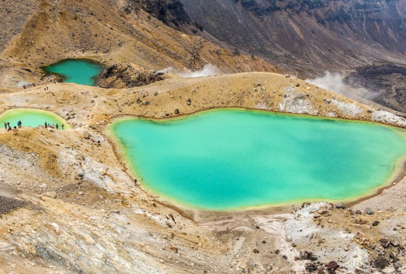 tongariro-crossing-hike-new-zealand