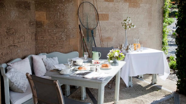 endsleigh-hotel-outdoor-breakfast