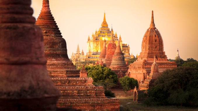 bagan-pagoda-sunset