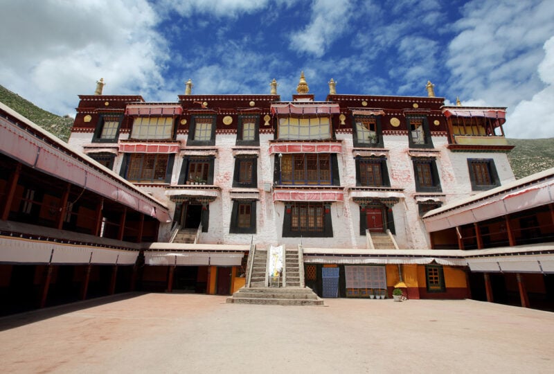 drepung-monastary-lhasa