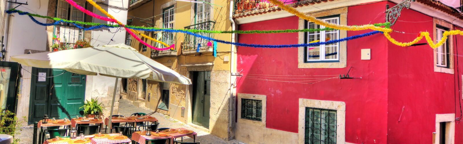 Lisbon-cafe-colours