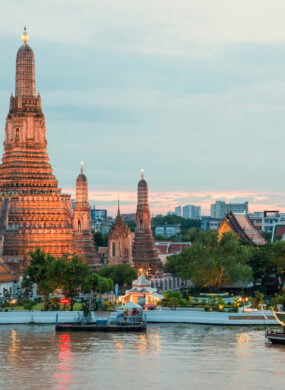 wat-arun-bangkok-thailand