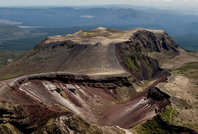 mount-tarawera-rotorua-new-zealand