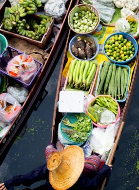 floating food market in Thailand