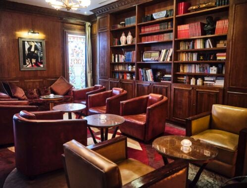 Hotel Le Doge library