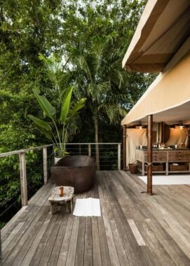 Outdoor bath at Islas Secas private island resort, Panama