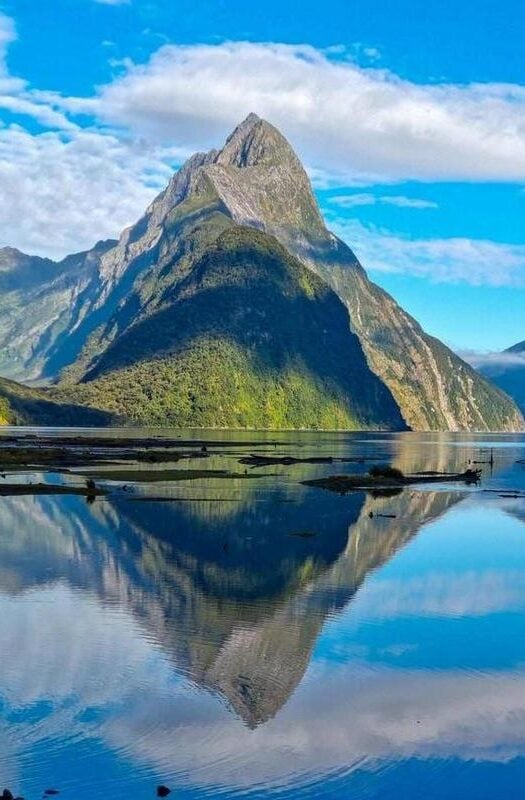 Milford Sound in Fiordland, New Zealand